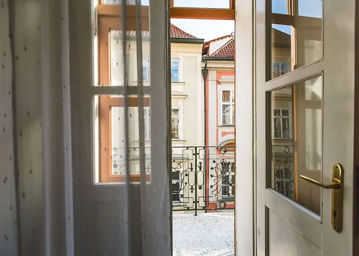 Hotel U Zlateho Jelena