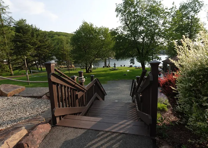 Lake Harmony Inn