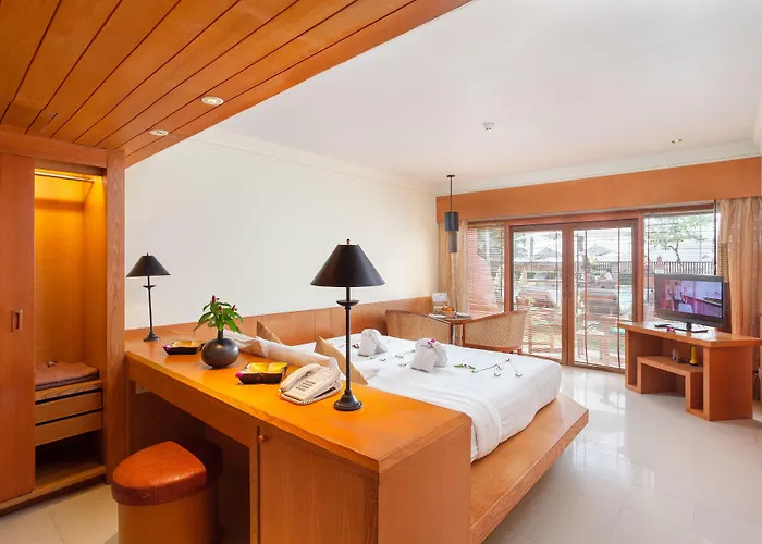 Seaview Patong Hotel