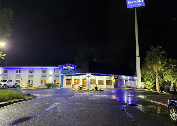 Baymont By Wyndham Anderson Motel