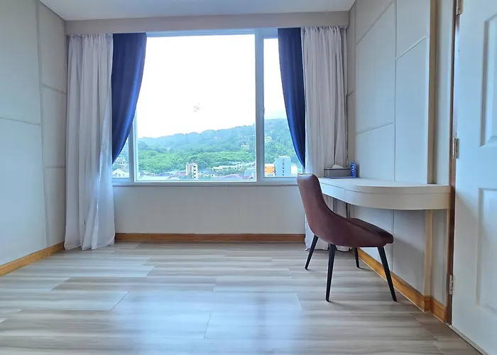 Sira Grande Hotel & Spa, Patong