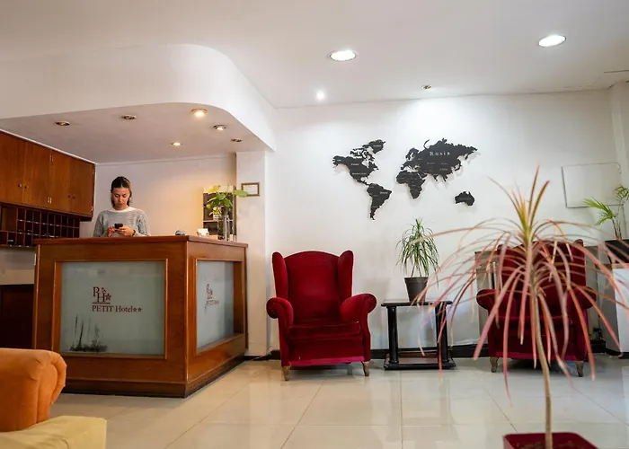Hotel Petit